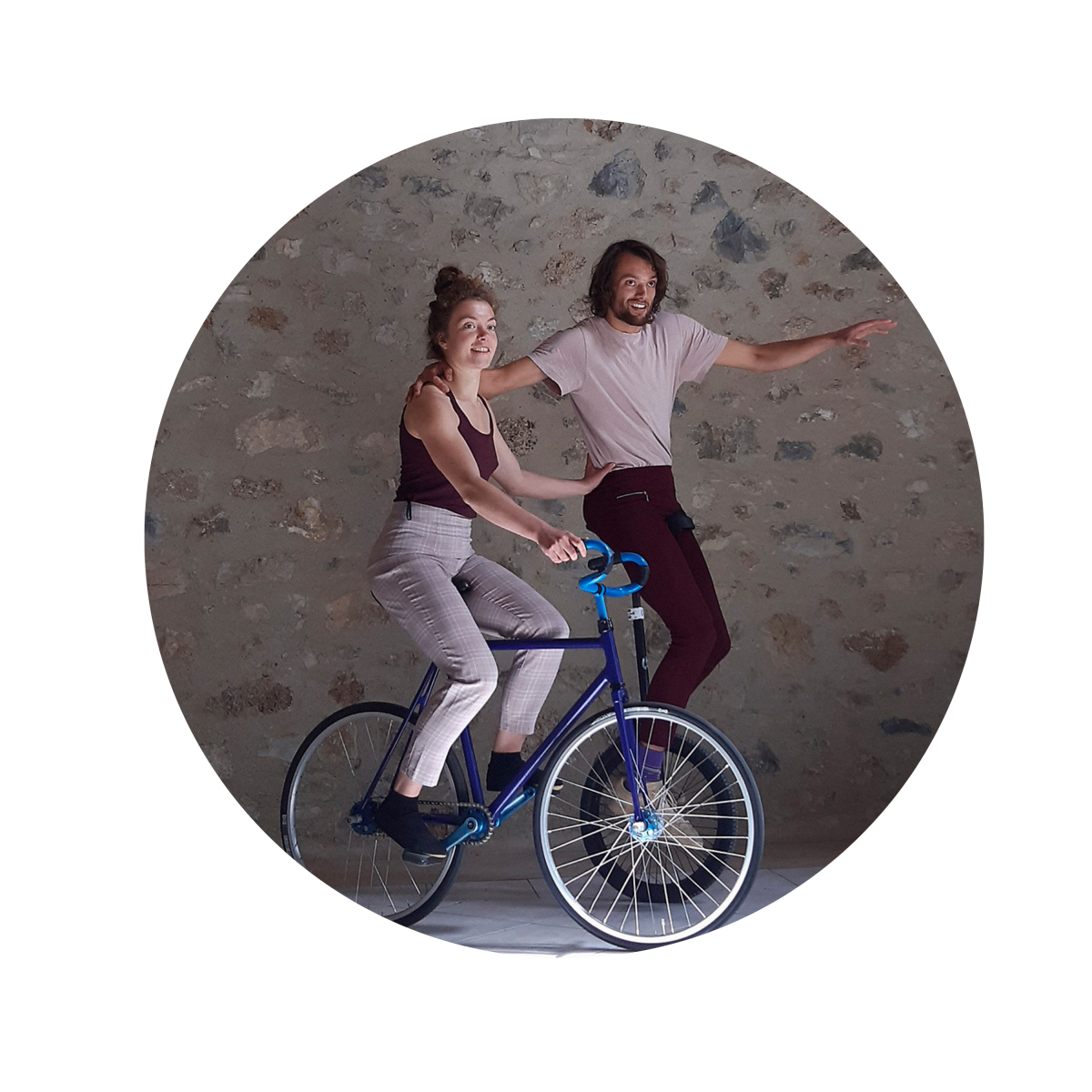 Aymeric Bondueaux et la compagnie Triffis - La Batoude, Centre des Arts du Cirque et de la Rue