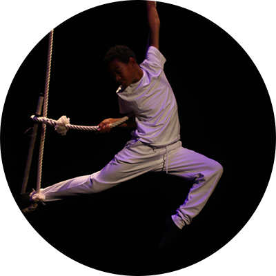 Exemple de cours de la filière cirque au collège Fauqueux - La Batoude, Centre des Arts du Cirque et de la Rue