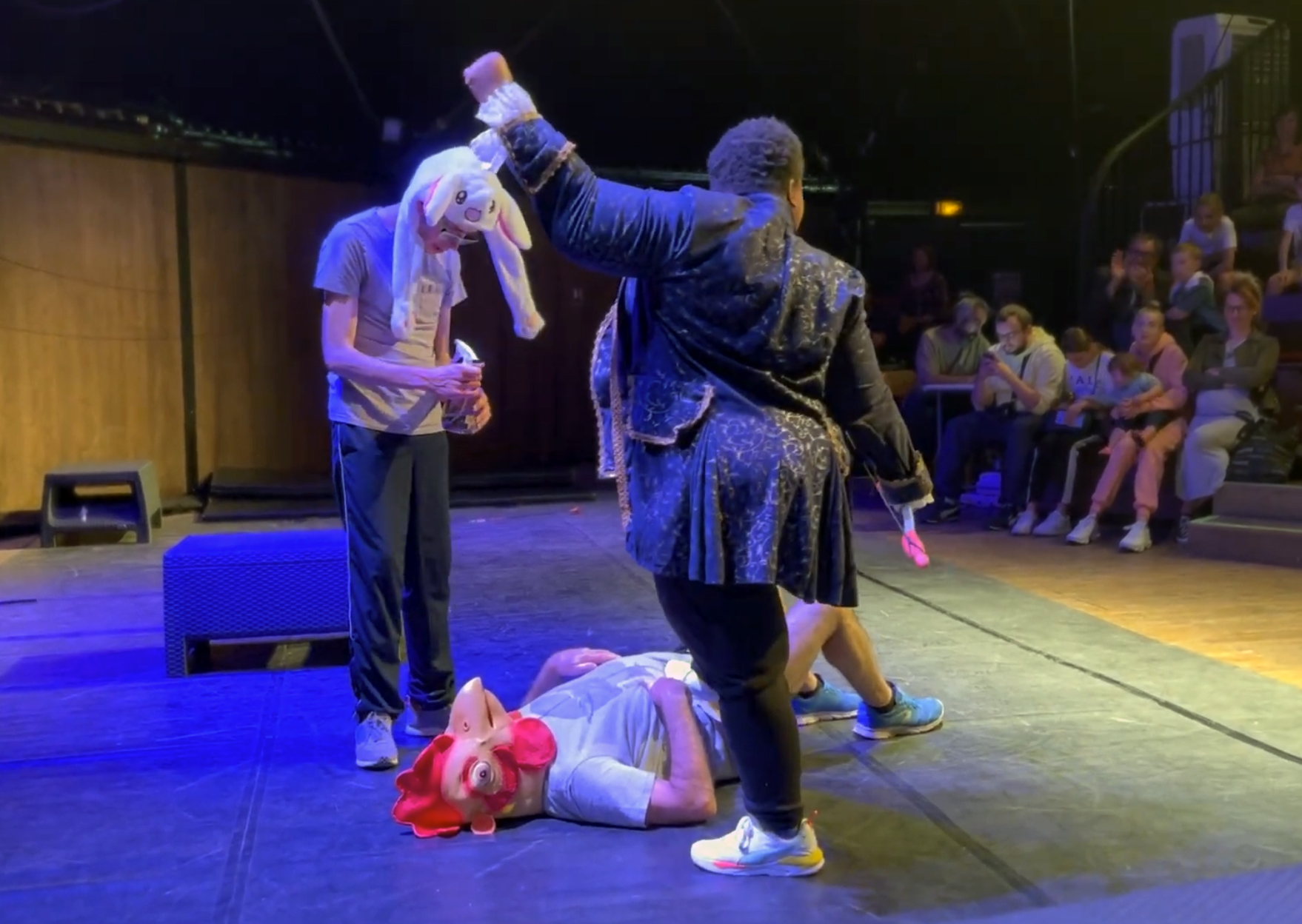 Nous - La Batoude, centre des arts du cirque et de la rue